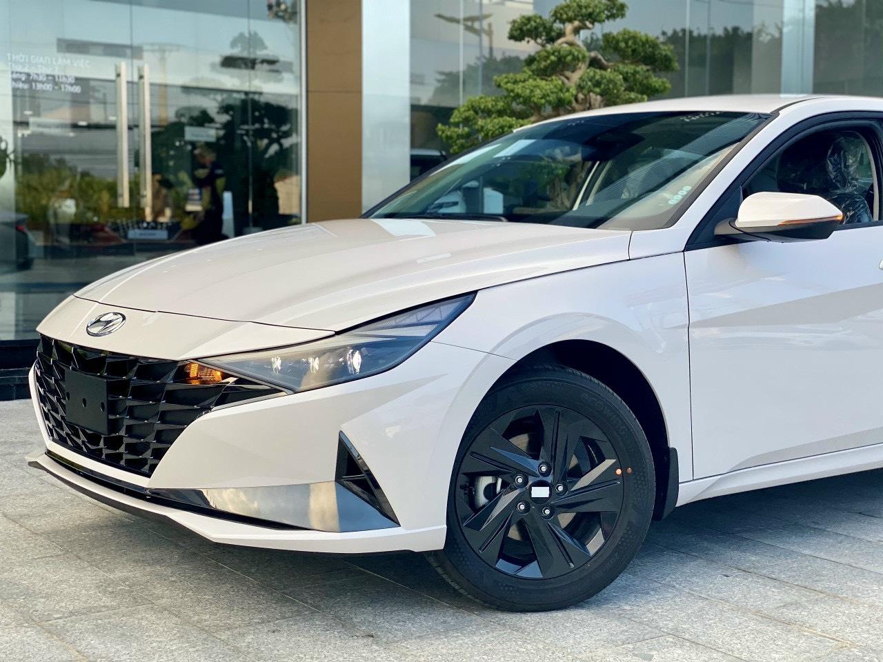 Hyundai Elantra 1.6 AT Đặc Biệt 2024