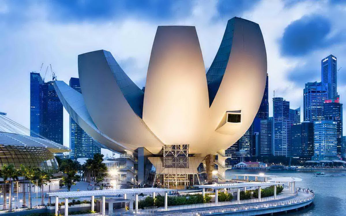 Ngẩn ngơ khám phá ArtScience Museum bảo tàng thú vị nhất Singapore