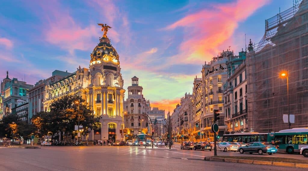 Madrid là một thành phố sôi động tại Tây Ban Nha