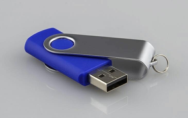 tải nhạc vào USB để nghe trên ô tô