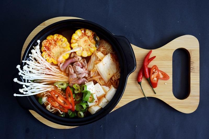 Kích Thích Vị Giác Với Mì Kimchi Bò