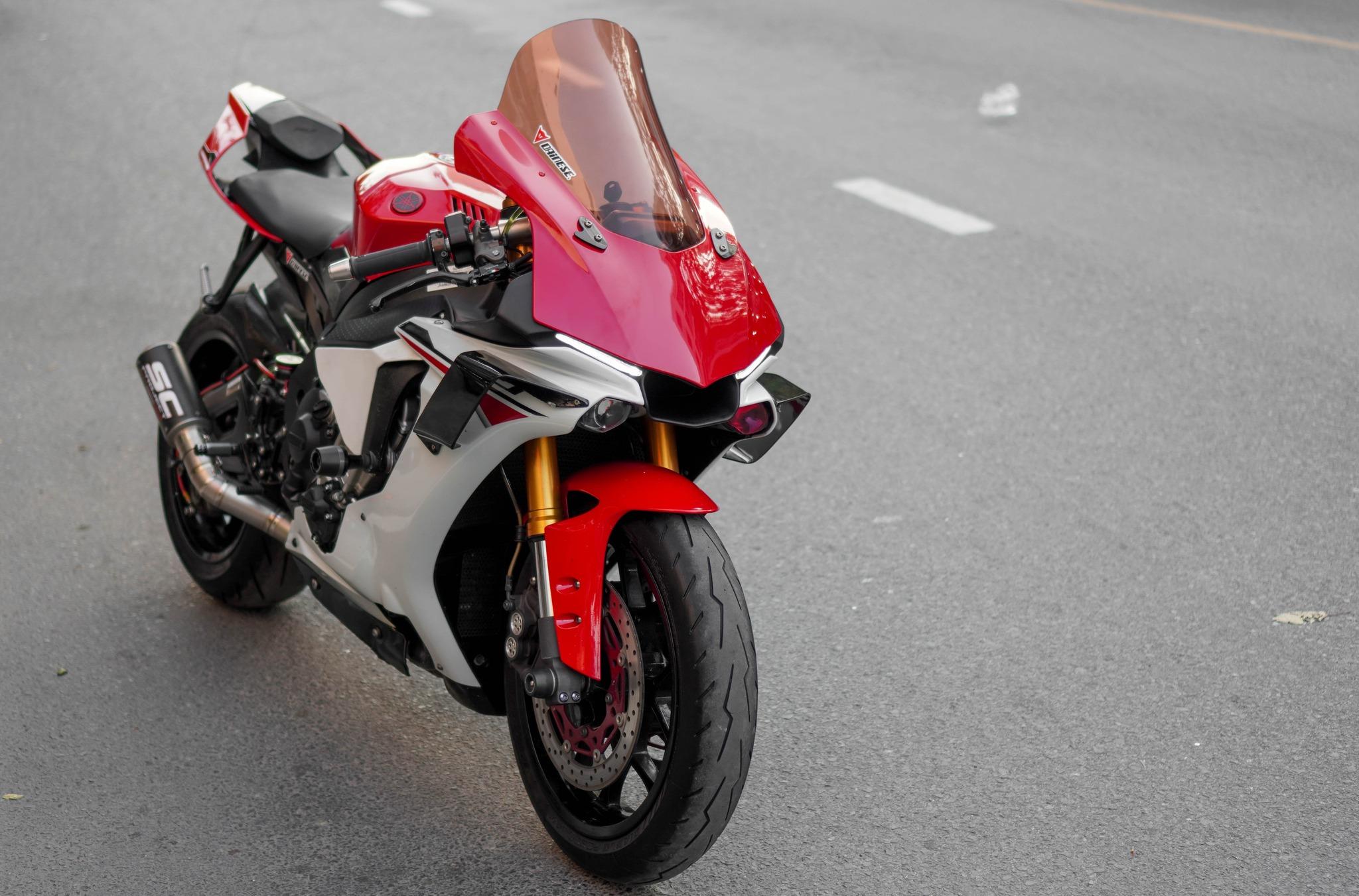 Giá xe Yamaha R1 mới nhất