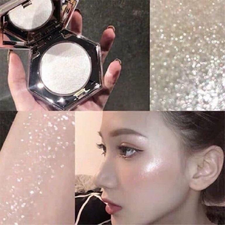 Phấn highlight là gì? Sử dụng phấn bắt sáng đúng cách?