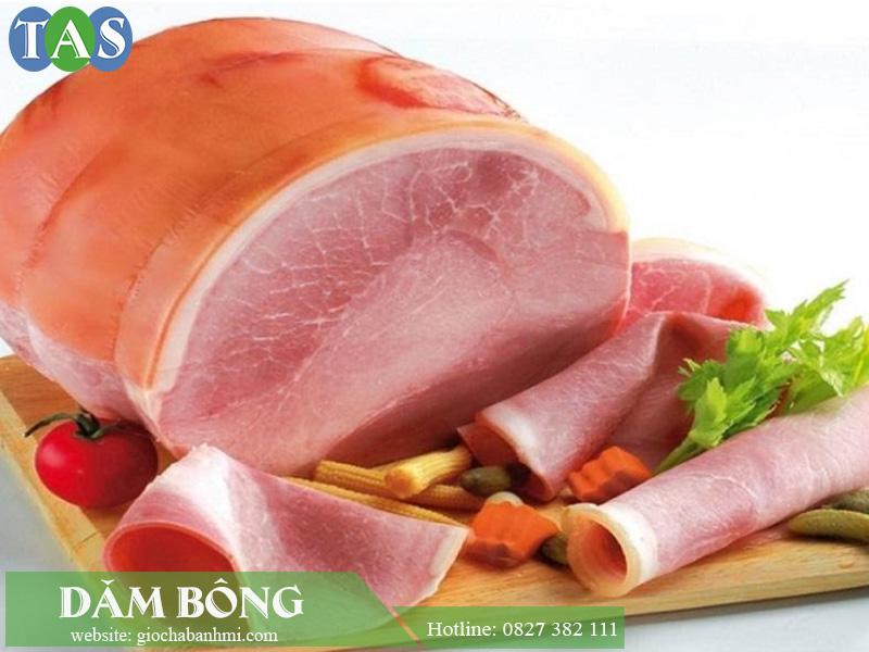 thịt jambon là thịt được xát muối sau đó hong khô rồi hấp chín hoặc mang đi xông khói