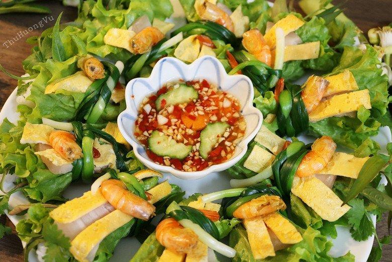 Bún cuốn tôm thịt tươi ngon lại chẳng khó làm, khách đến nhà phải mê mệt vì hấp dẫn