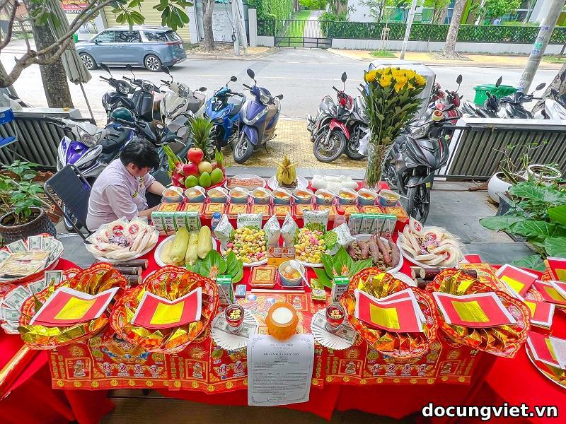 Cúng cô hồn tháng 7 ngoài trời và những điều kiêng kỵ bạn cần biết