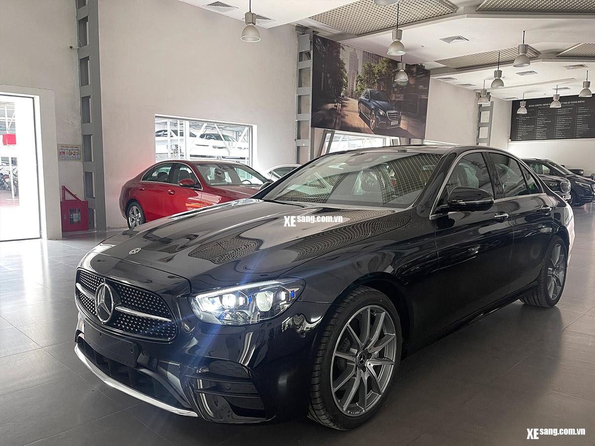 Xe Mercedes E300 AMG 2022