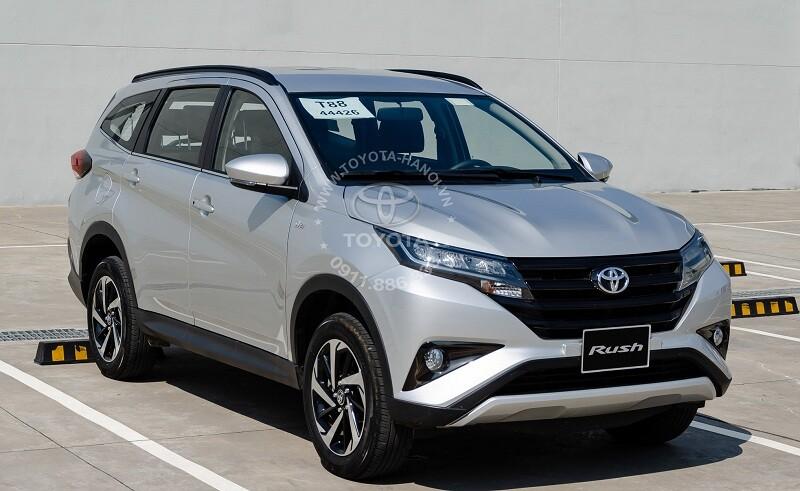 Xe 7 chỗ toyota Rush 2022 ngoại thất màu bạc