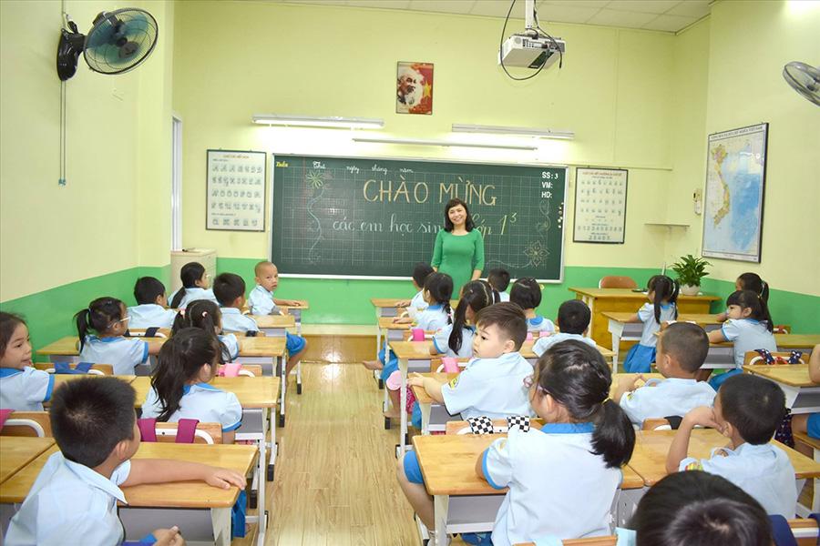 Giáo viên tiểu học thi khối nào? Điểm chuẩn và Trường đào tạo