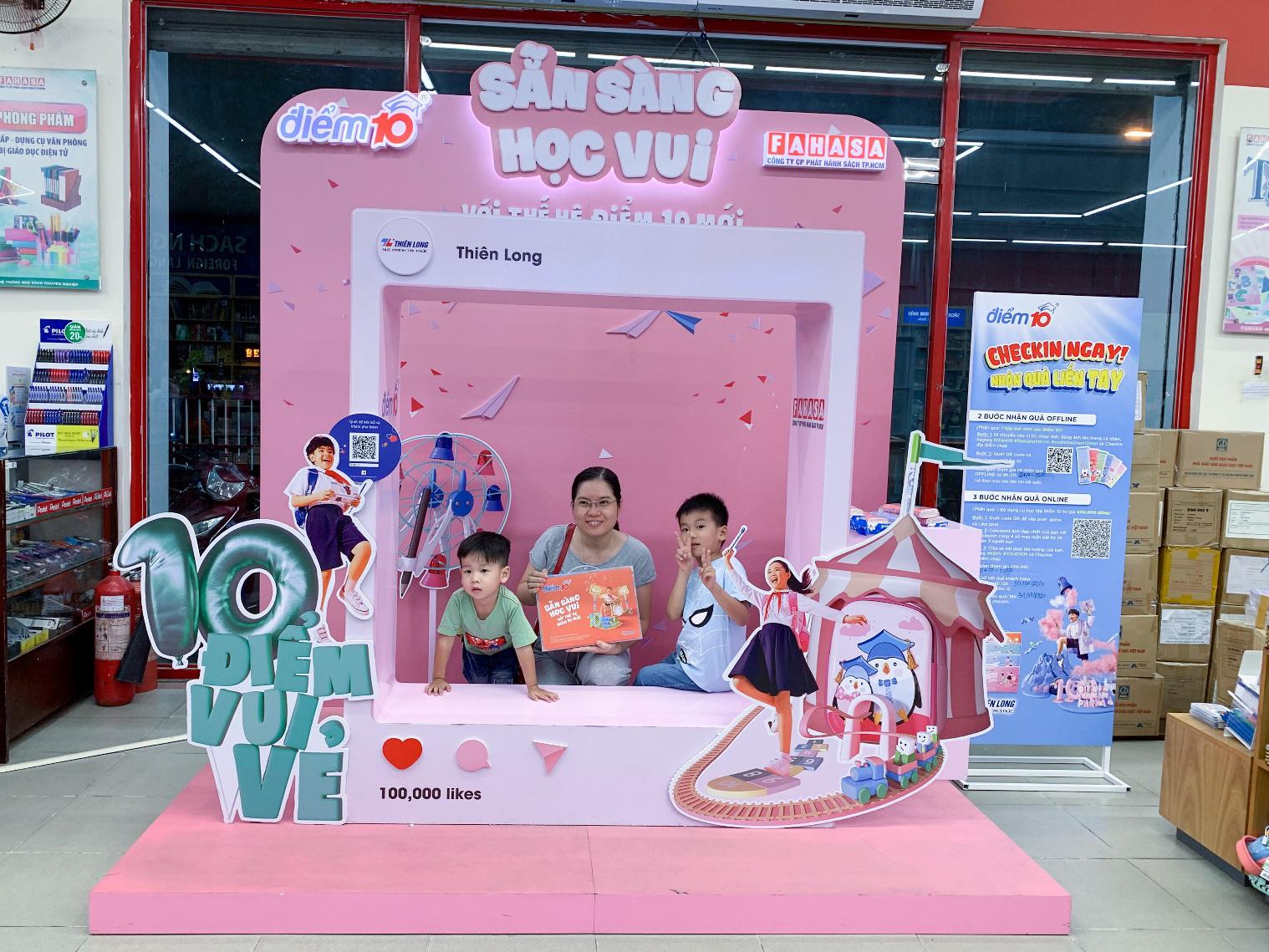 Check-in ngay, nhận quà hay tại gian hàng chụp ảnh ngộ nghĩnh của Điểm 10