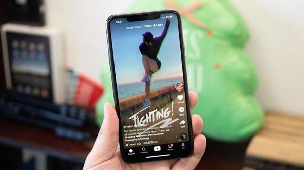 Logo TikTok xuất hiện trên ảnh tải về có thể gây phiền toái cho người dùng