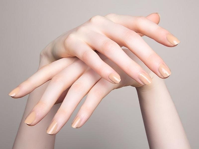 20+ mẫu nail màu nude thanh lịch, kết hợp mọi phong cách