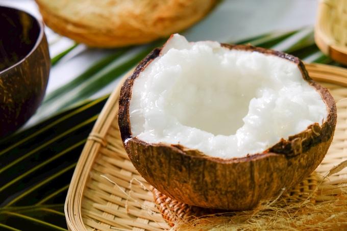 Dừa sáp, trái cây đặc sản ở Trà Vinh có tiền chưa chắc mua được - 1