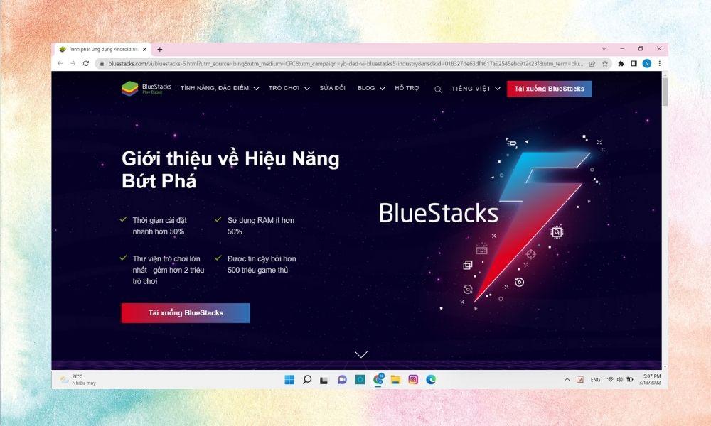 Bạn truy cập vào trang chủ của BlueStacks để tải phần mềm.