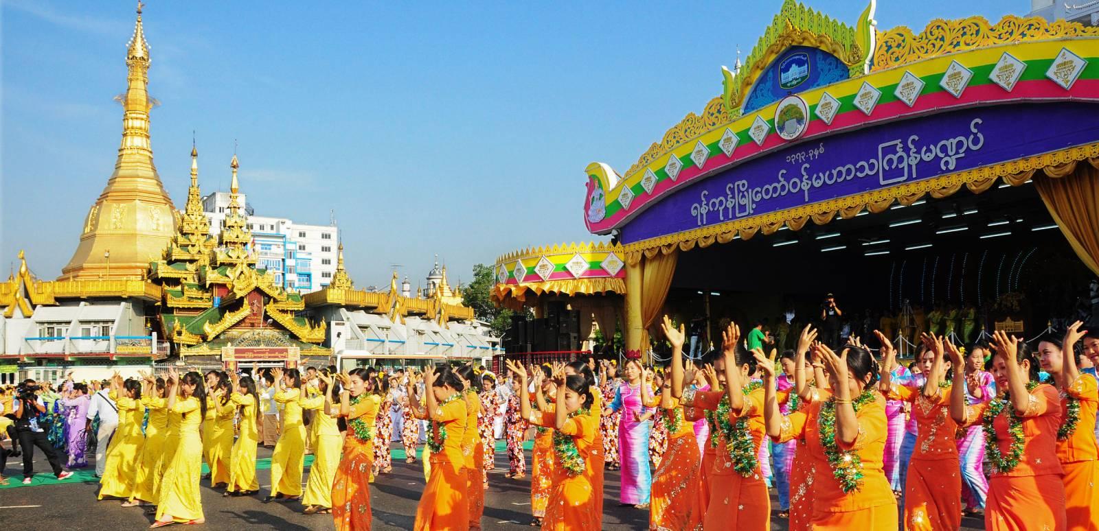 Tìm Hiểu Trang Phục Truyền Thống Myanmar: Những Điều Bạn Chưa Biết!